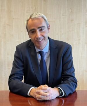 Lee más sobre el artículo Revista UNE en su edición Nº72 entrevista a Óscar Querol director general de AFME